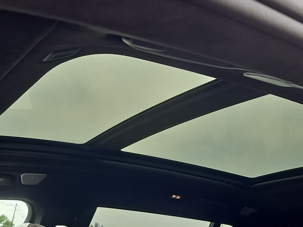 new 2026 BMW X7 car, priced at $125,295