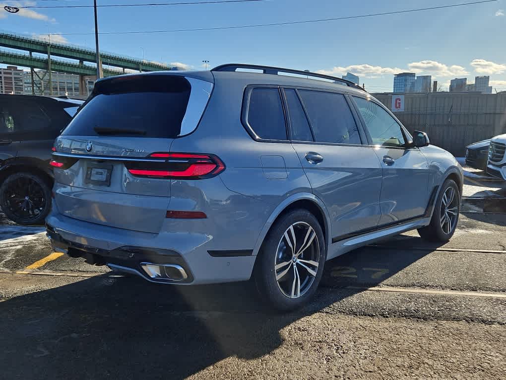 new 2025 BMW X7 car, priced at $98,625