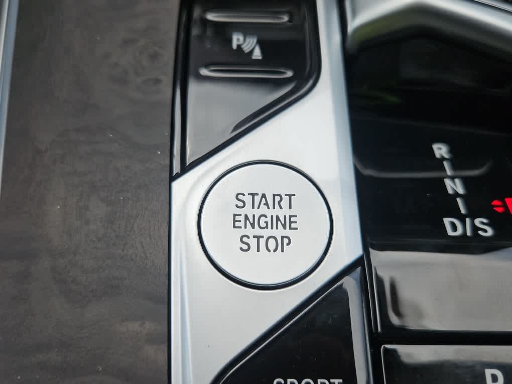 new 2025 BMW X7 car, priced at $92,975