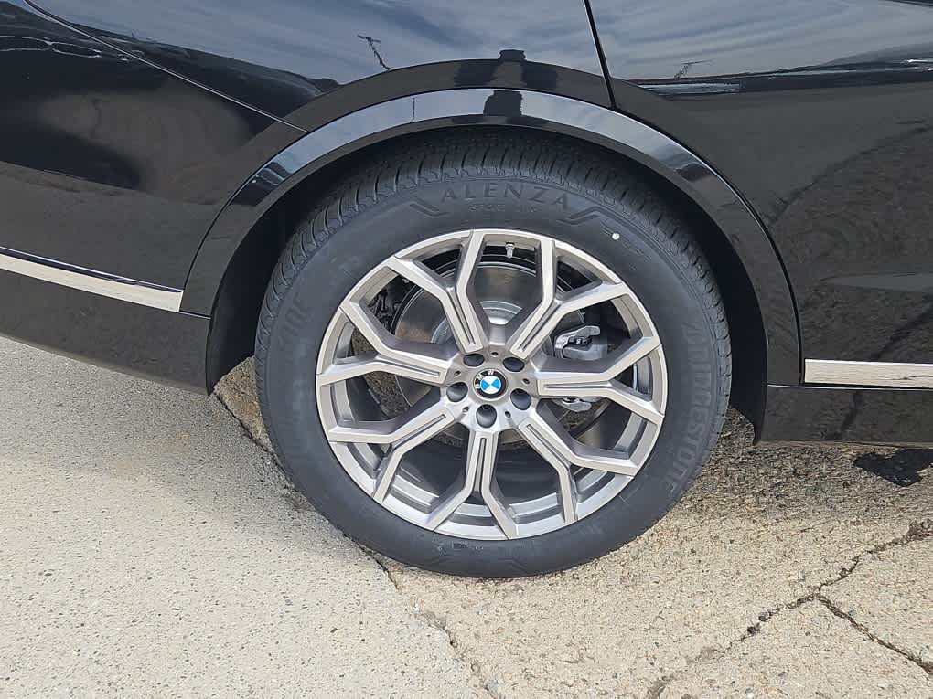 new 2025 BMW X7 car, priced at $88,025