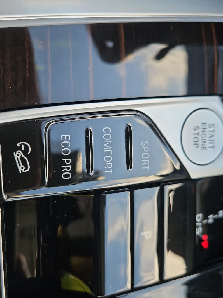 new 2025 BMW X7 car, priced at $88,625