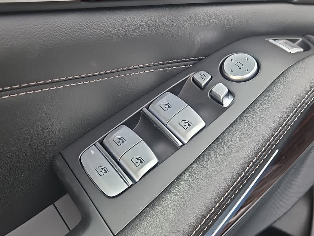 new 2025 BMW X7 car, priced at $88,025