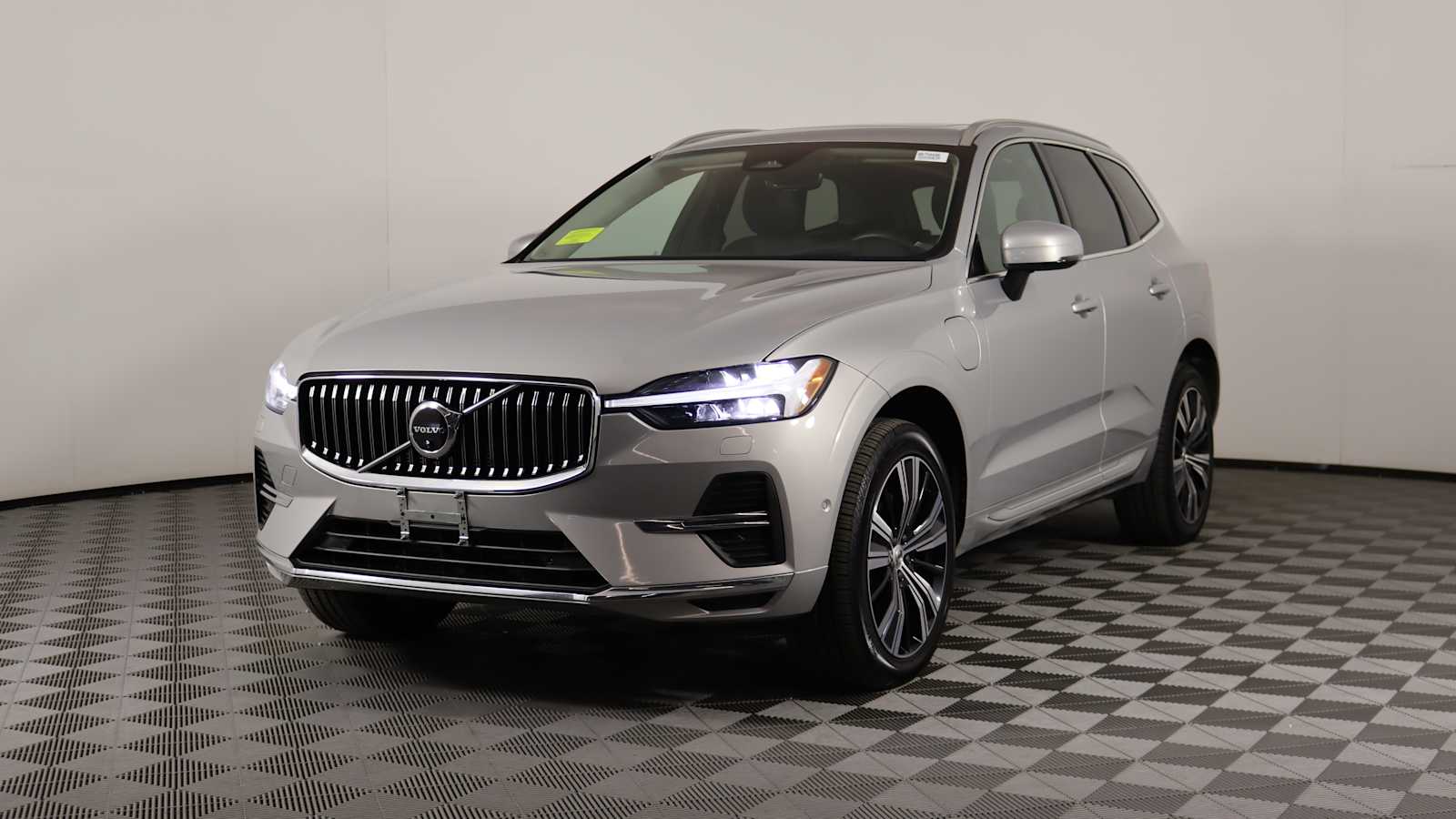 used 2022 Volvo XC60 Recharge Plug-In Hybrid car, priced at $39,798