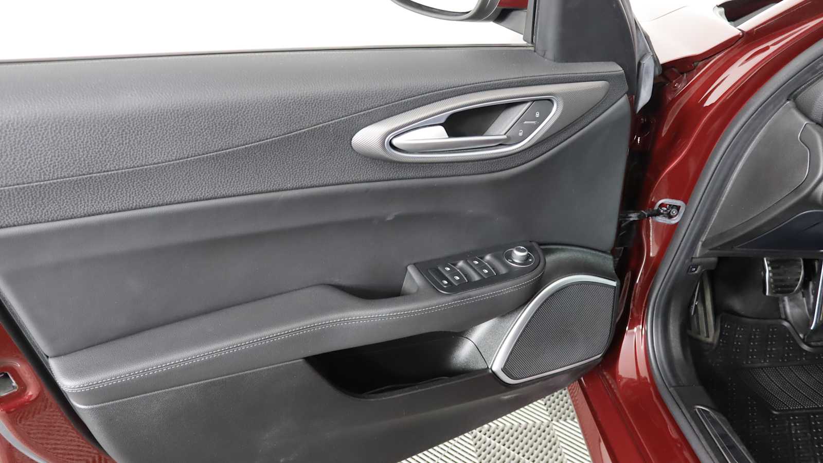 used 2019 Alfa Romeo Giulia car, priced at $23,698