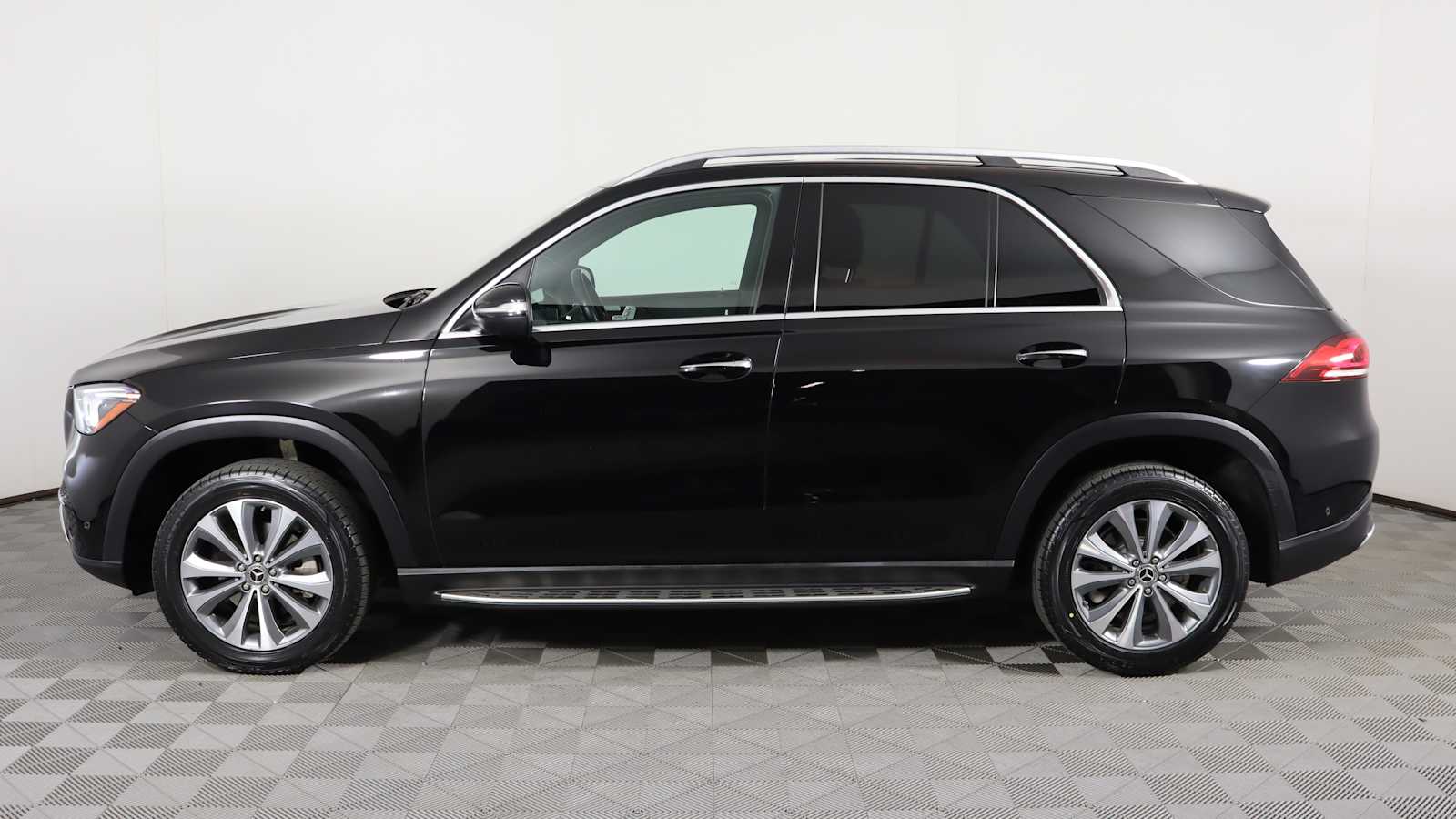 used 2020 Mercedes-Benz GLE 350 car, priced at $33,798