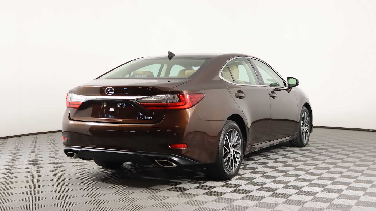 used 2018 Lexus ES 350 car, priced at $27,798