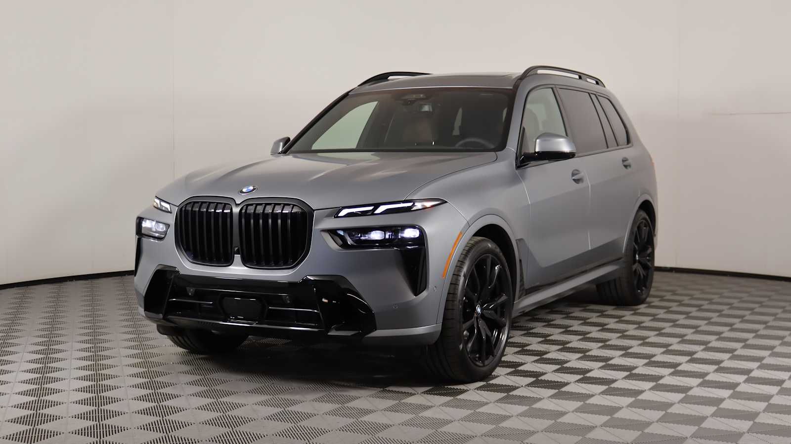 new 2025 BMW X7 car, priced at $103,525