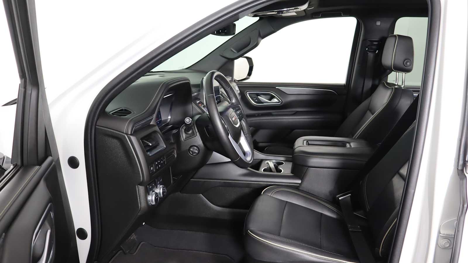 used 2022 GMC Yukon XL car, priced at $51,898