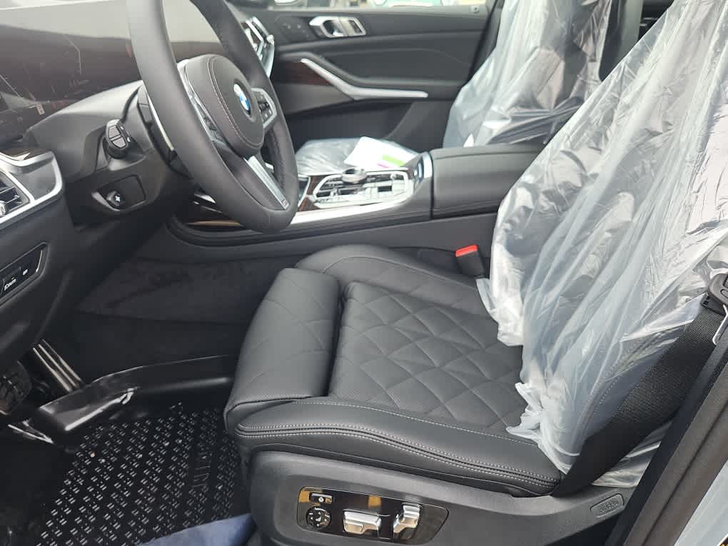 new 2026 BMW X7 car, priced at $99,575