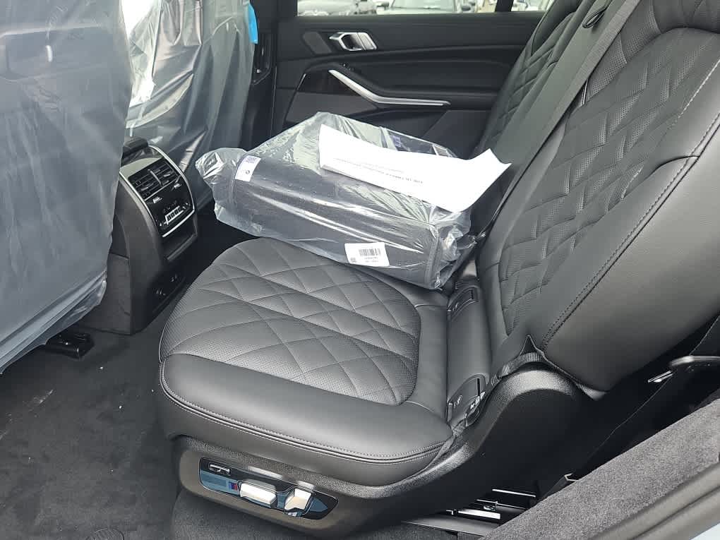 new 2026 BMW X7 car, priced at $99,575