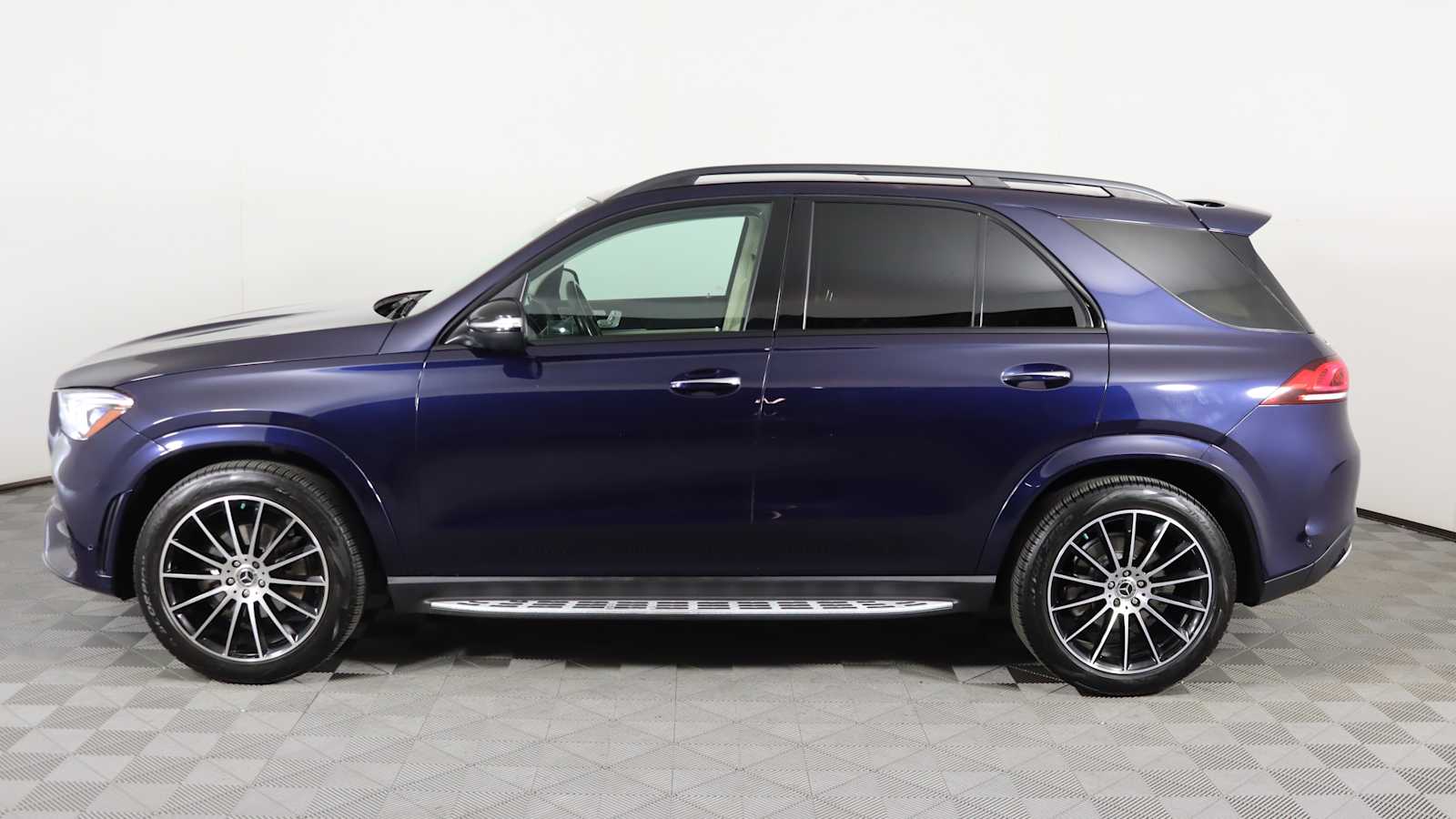 used 2021 Mercedes-Benz GLE 350 car, priced at $39,798