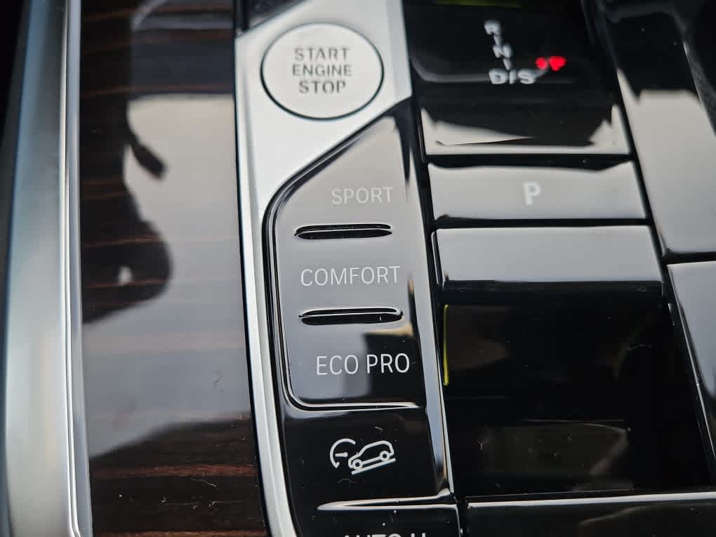 new 2025 BMW X7 car, priced at $94,275