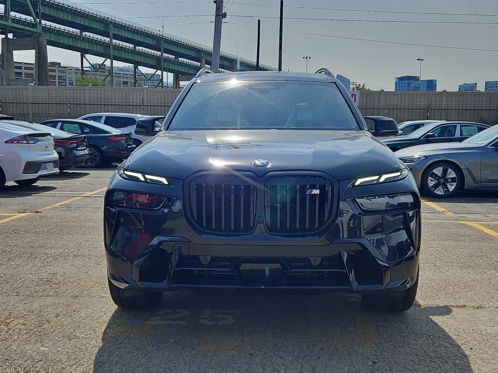 new 2025 BMW X7 car, priced at $119,225