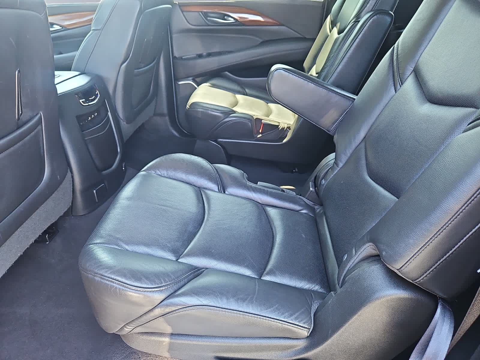 used 2019 Cadillac Escalade ESV car, priced at $37,778