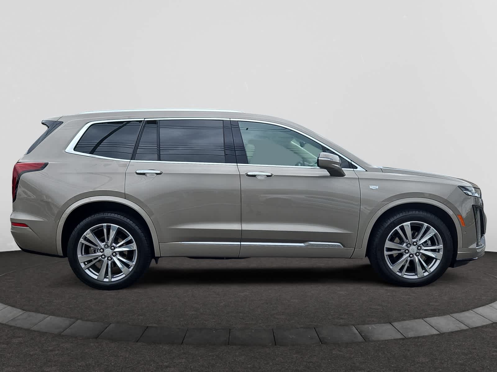 used 2023 Cadillac XT6 car, priced at $44,888