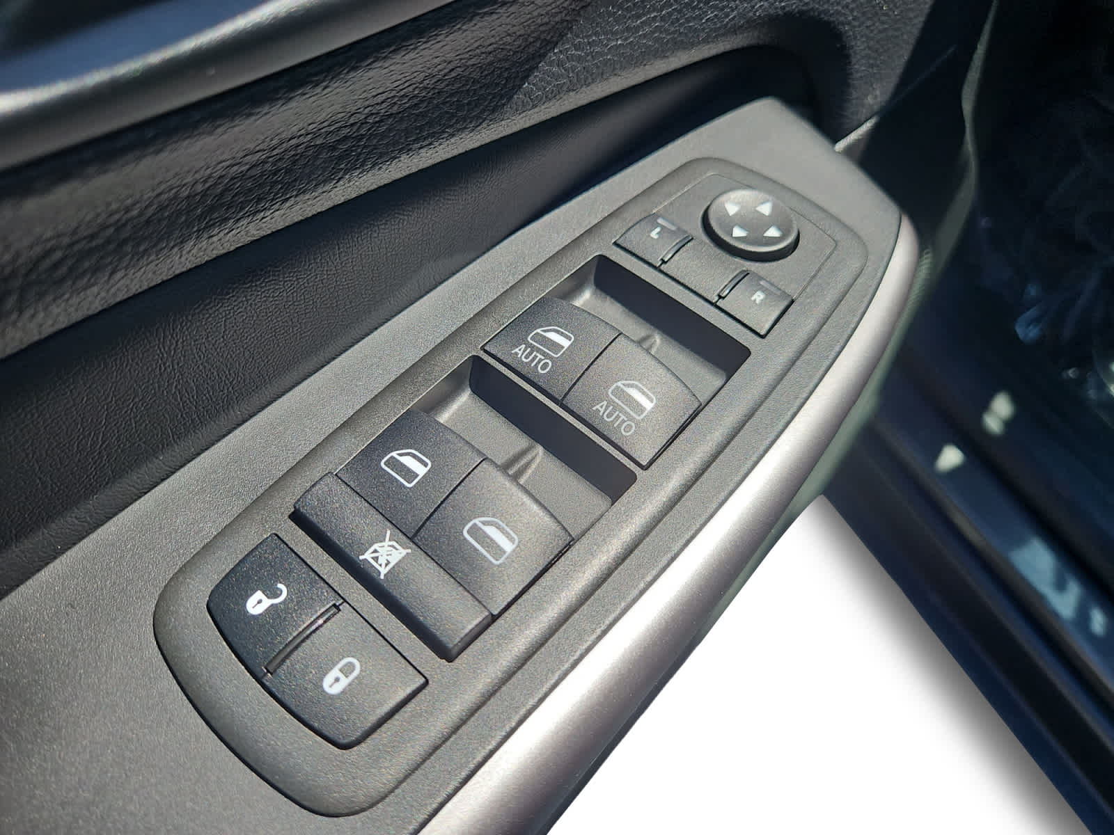 used 2022 Jeep Cherokee car, priced at $25,998