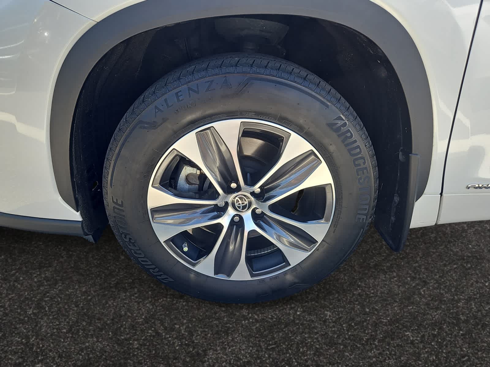 used 2022 Toyota Highlander car, priced at $39,888