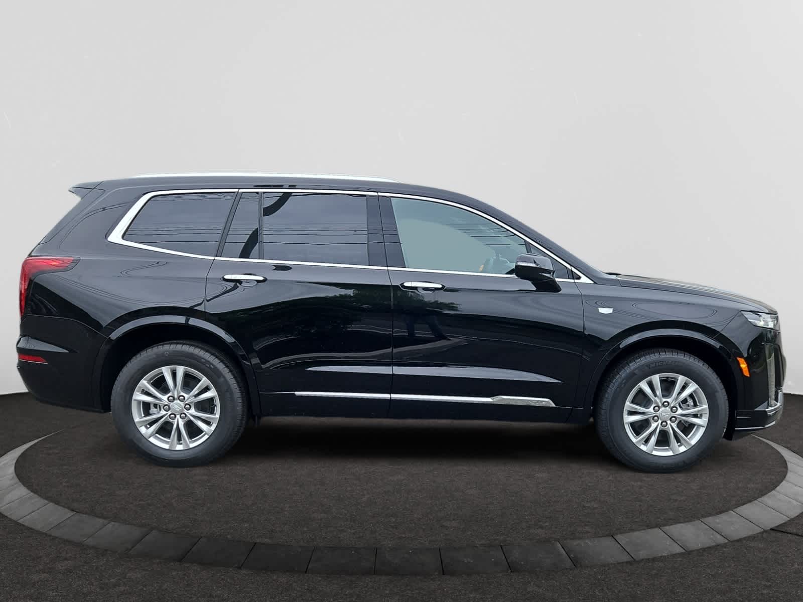 new 2025 Cadillac XT6 car, priced at $53,215