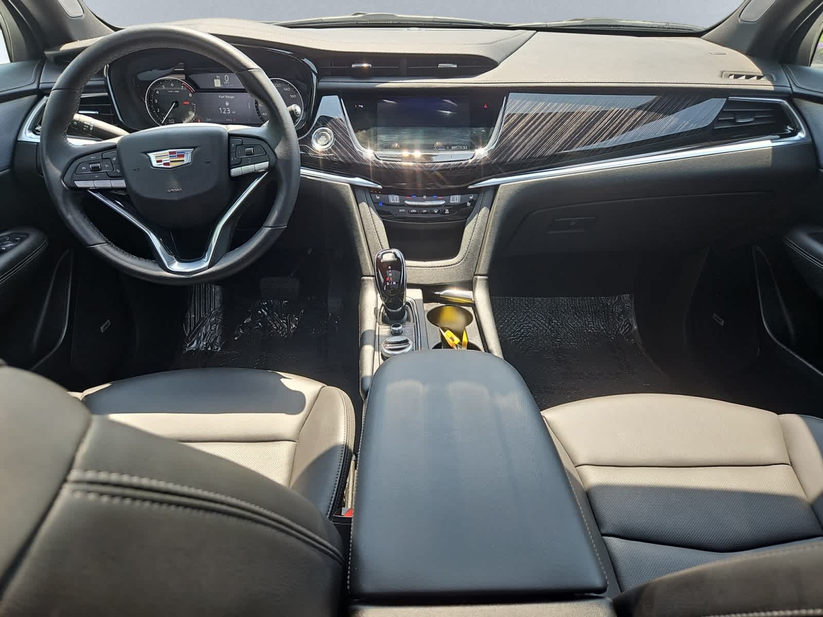 used 2025 Cadillac XT6 car, priced at $50,998