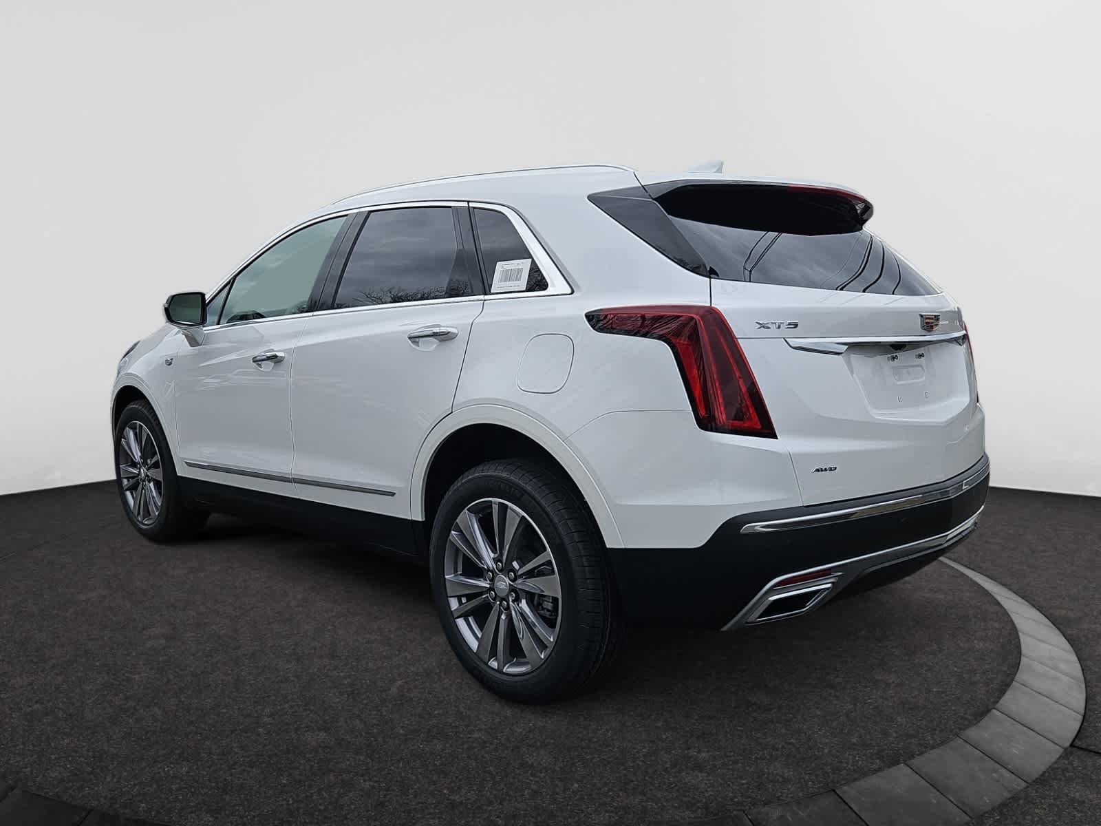 new 2025 Cadillac XT5 car, priced at $56,215