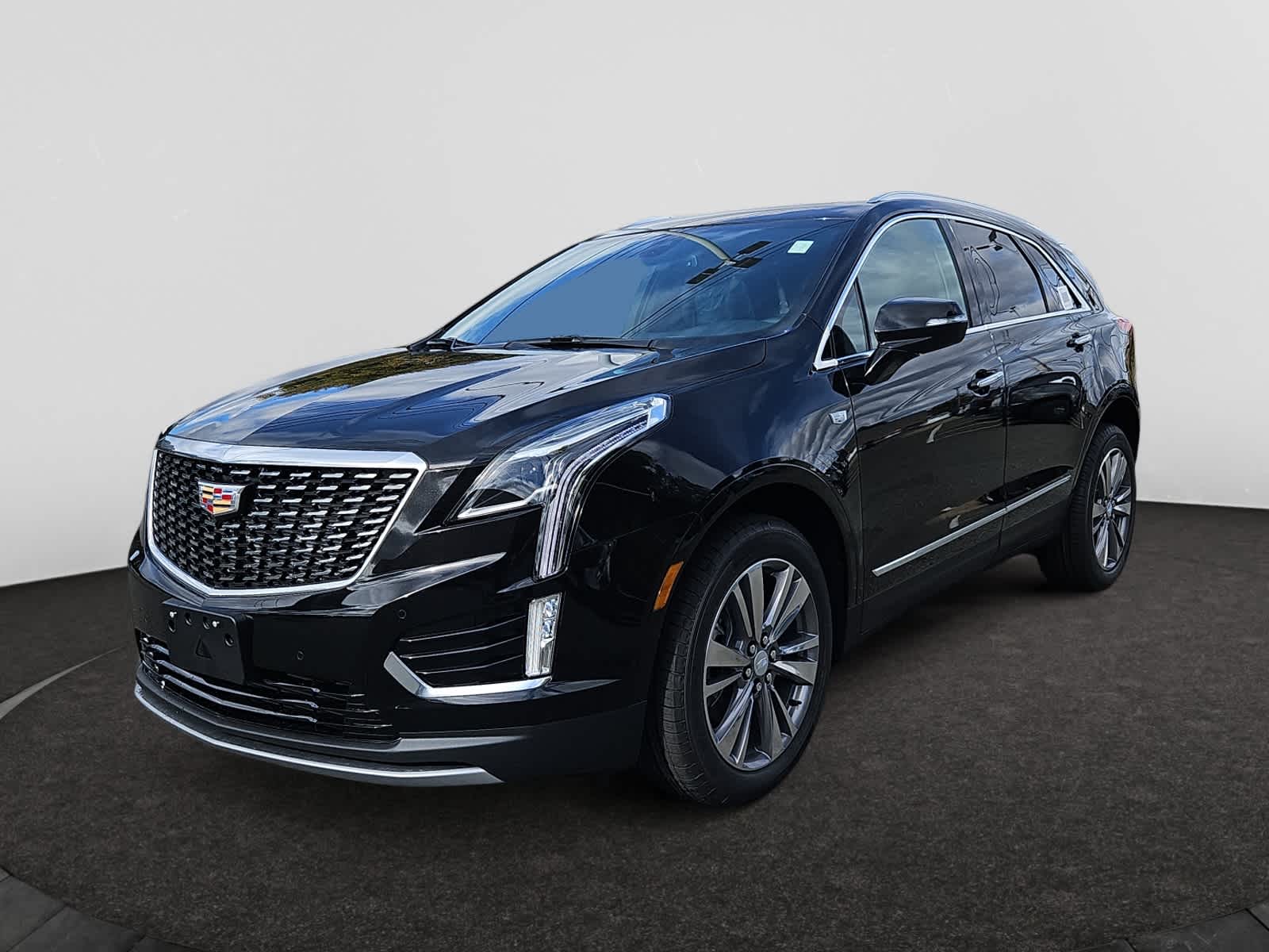 new 2025 Cadillac XT5 car, priced at $55,615