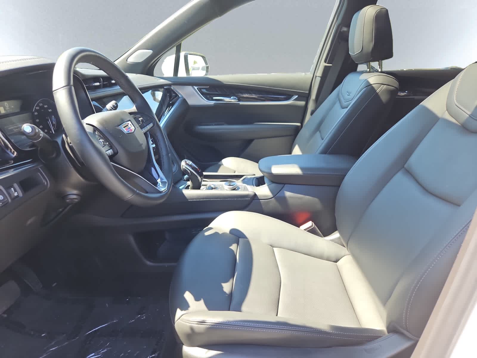 used 2025 Cadillac XT6 car, priced at $51,138