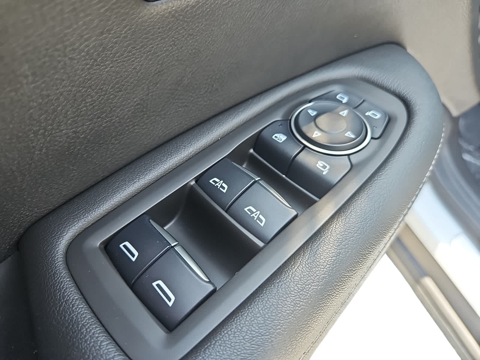 used 2025 Cadillac XT6 car, priced at $50,998