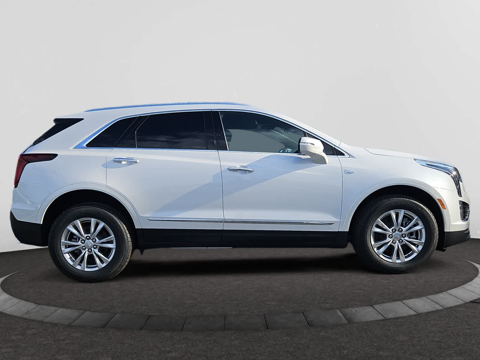 new 2025 Cadillac XT5 car, priced at $48,915