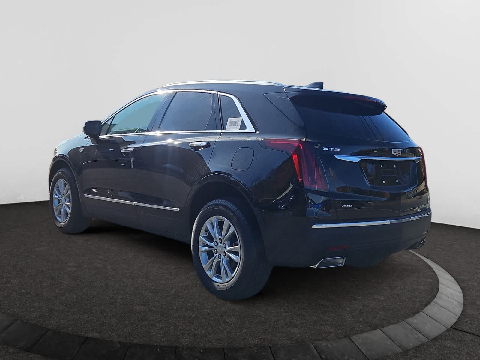 new 2025 Cadillac XT5 car, priced at $48,315