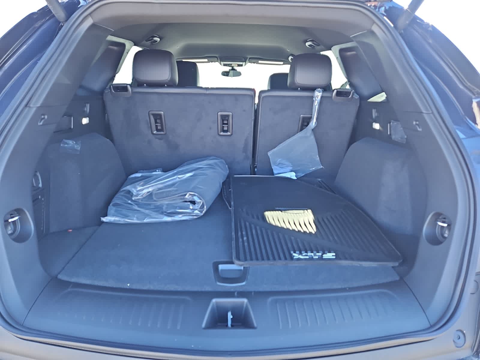 new 2025 Cadillac XT5 car, priced at $48,315