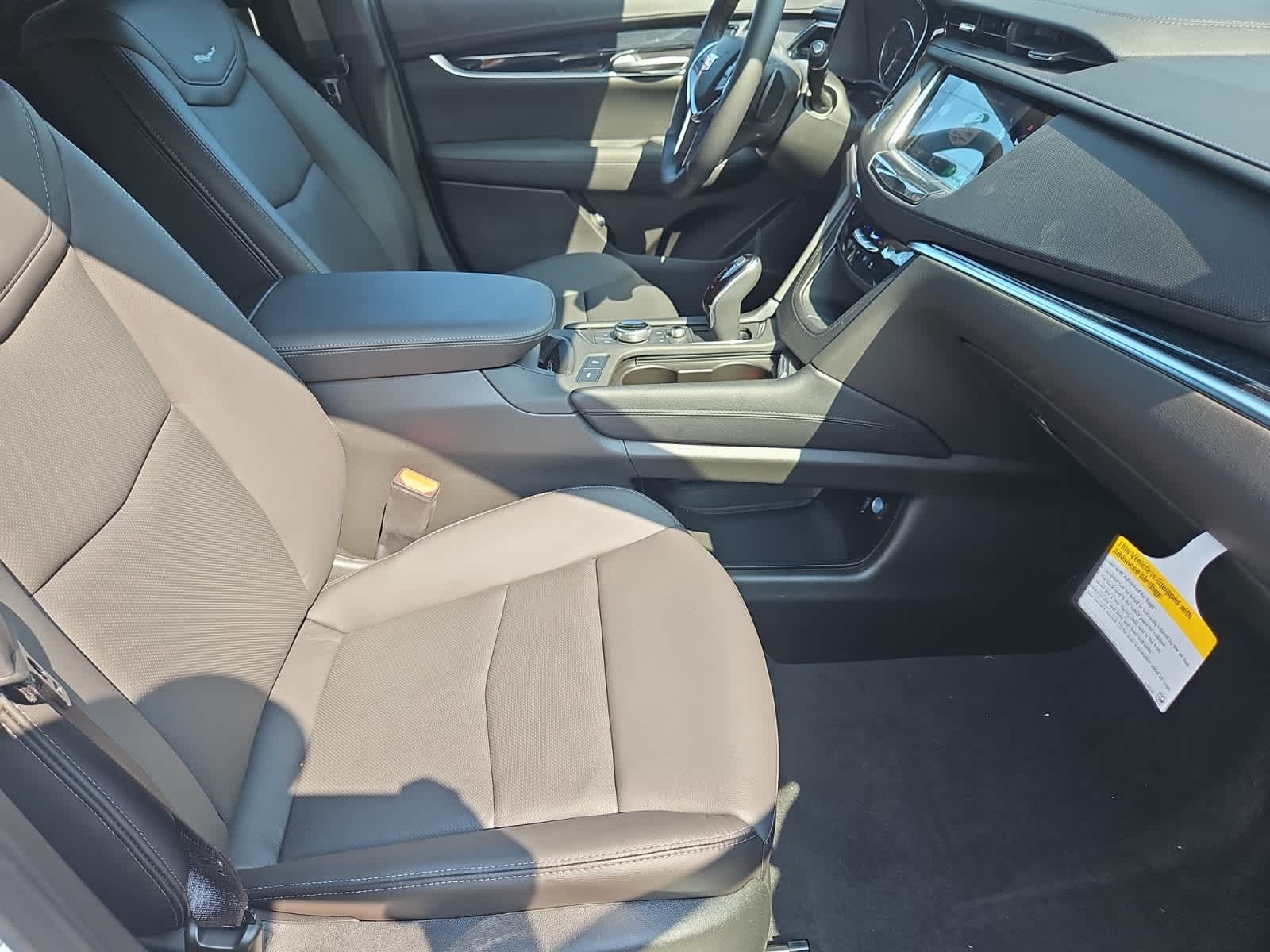 new 2025 Cadillac XT5 car, priced at $54,215