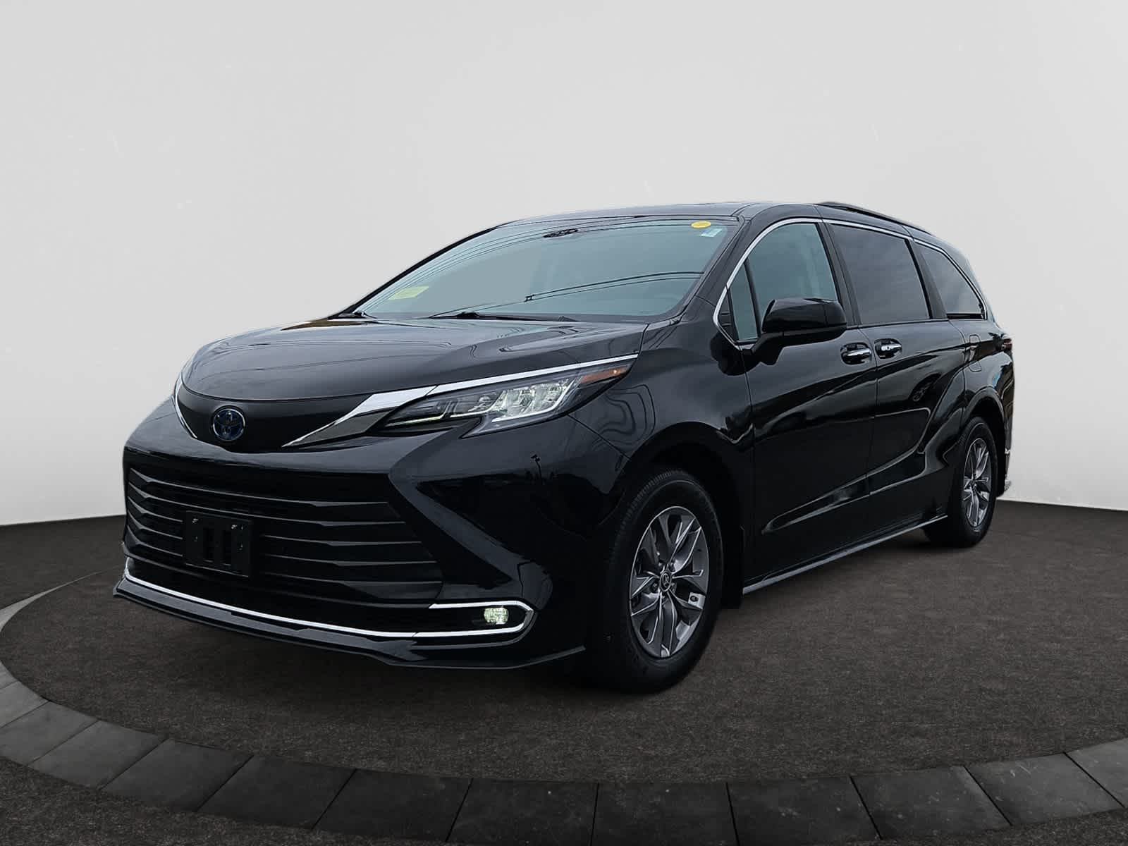 used 2022 Toyota Sienna car, priced at $44,488