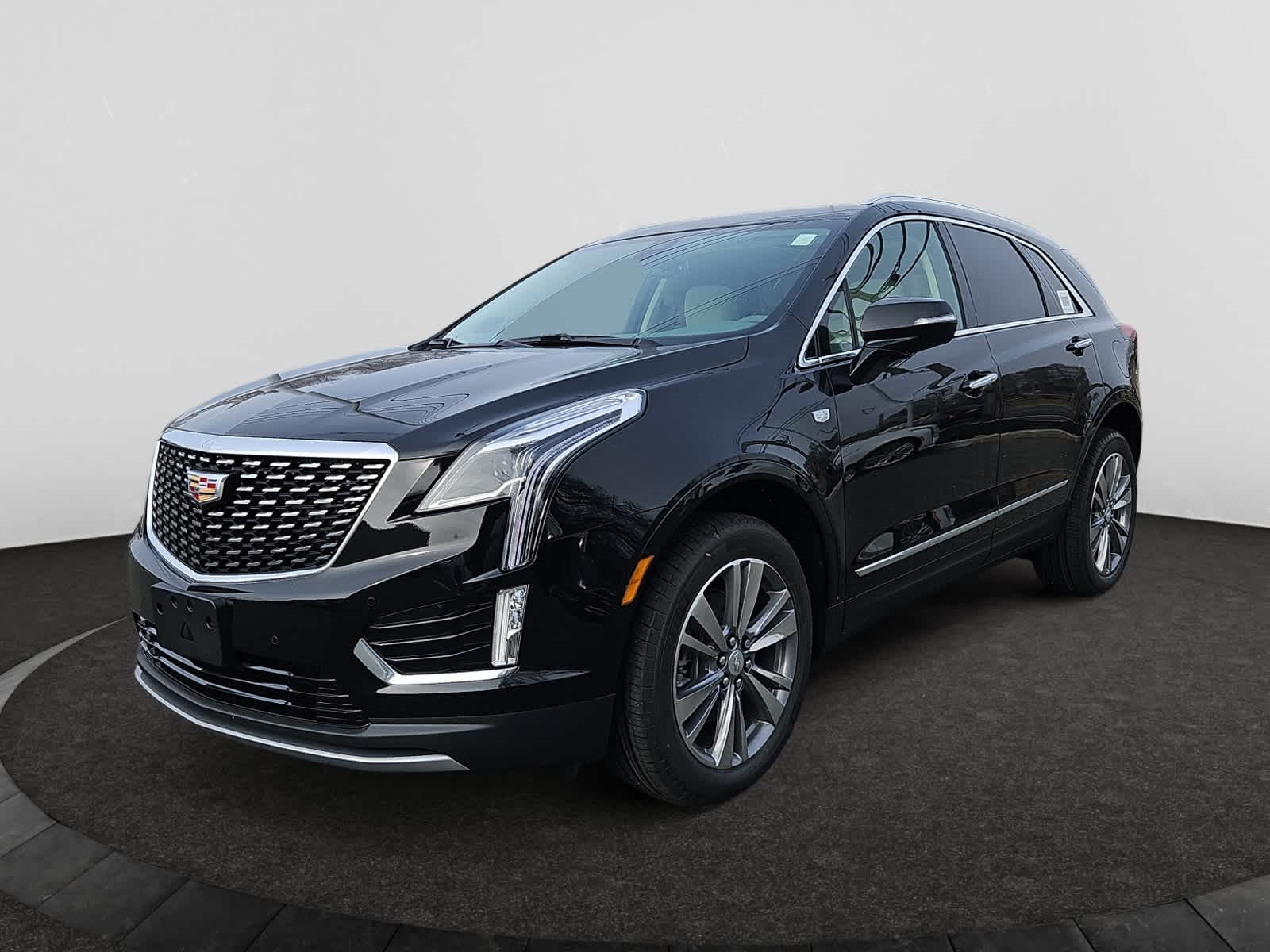 new 2025 Cadillac XT5 car, priced at $54,615