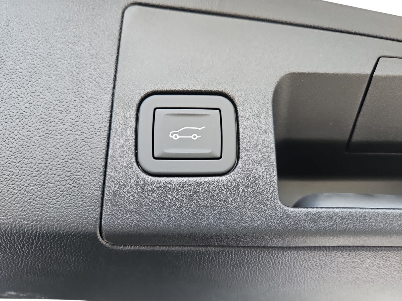 used 2025 Cadillac XT5 car, priced at $47,998