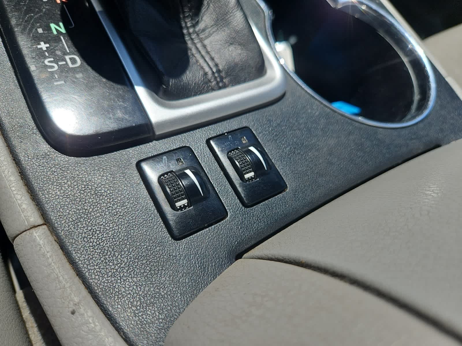 used 2015 Toyota Highlander car, priced at $18,488