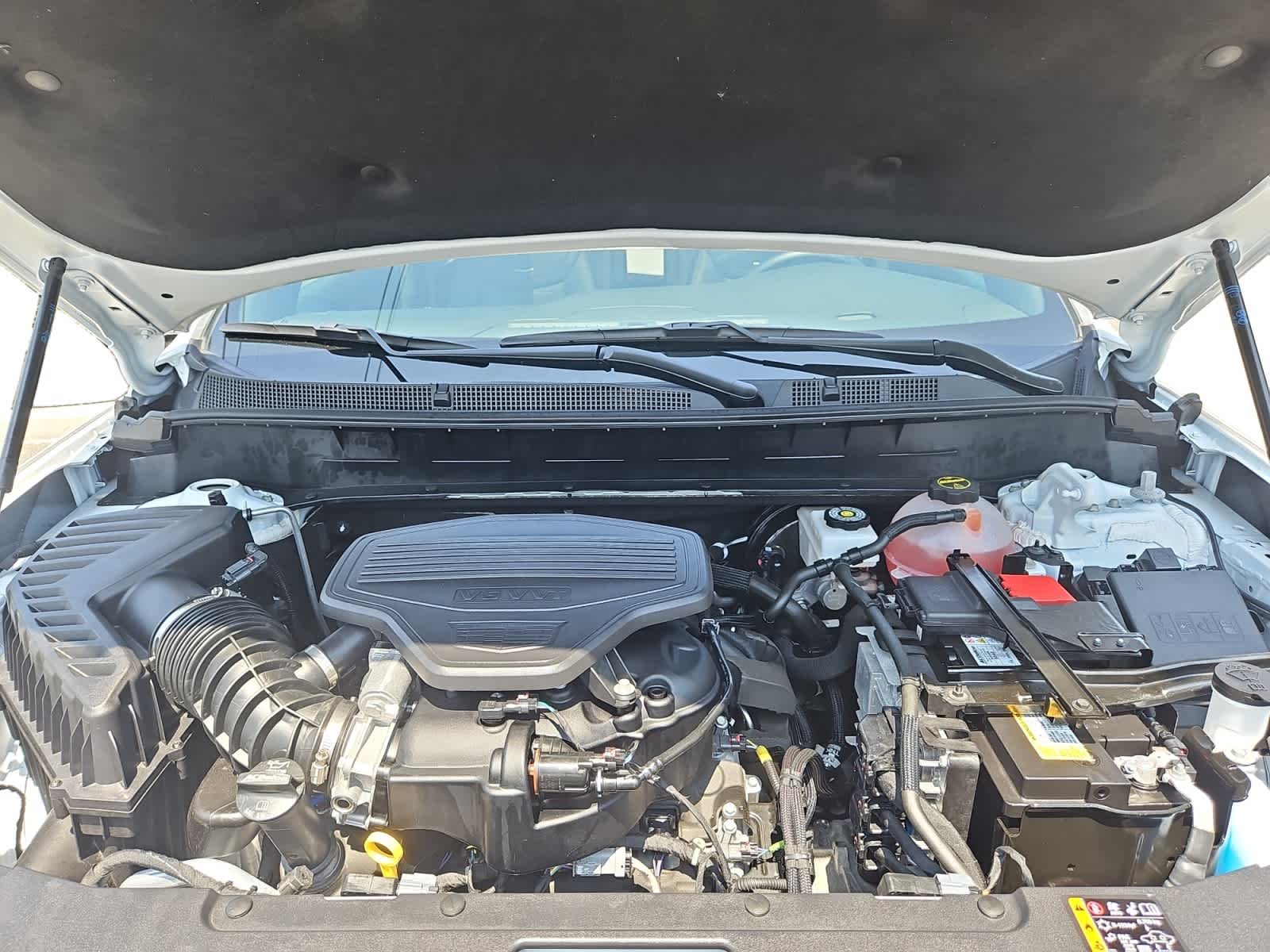 used 2025 Cadillac XT6 car, priced at $50,998