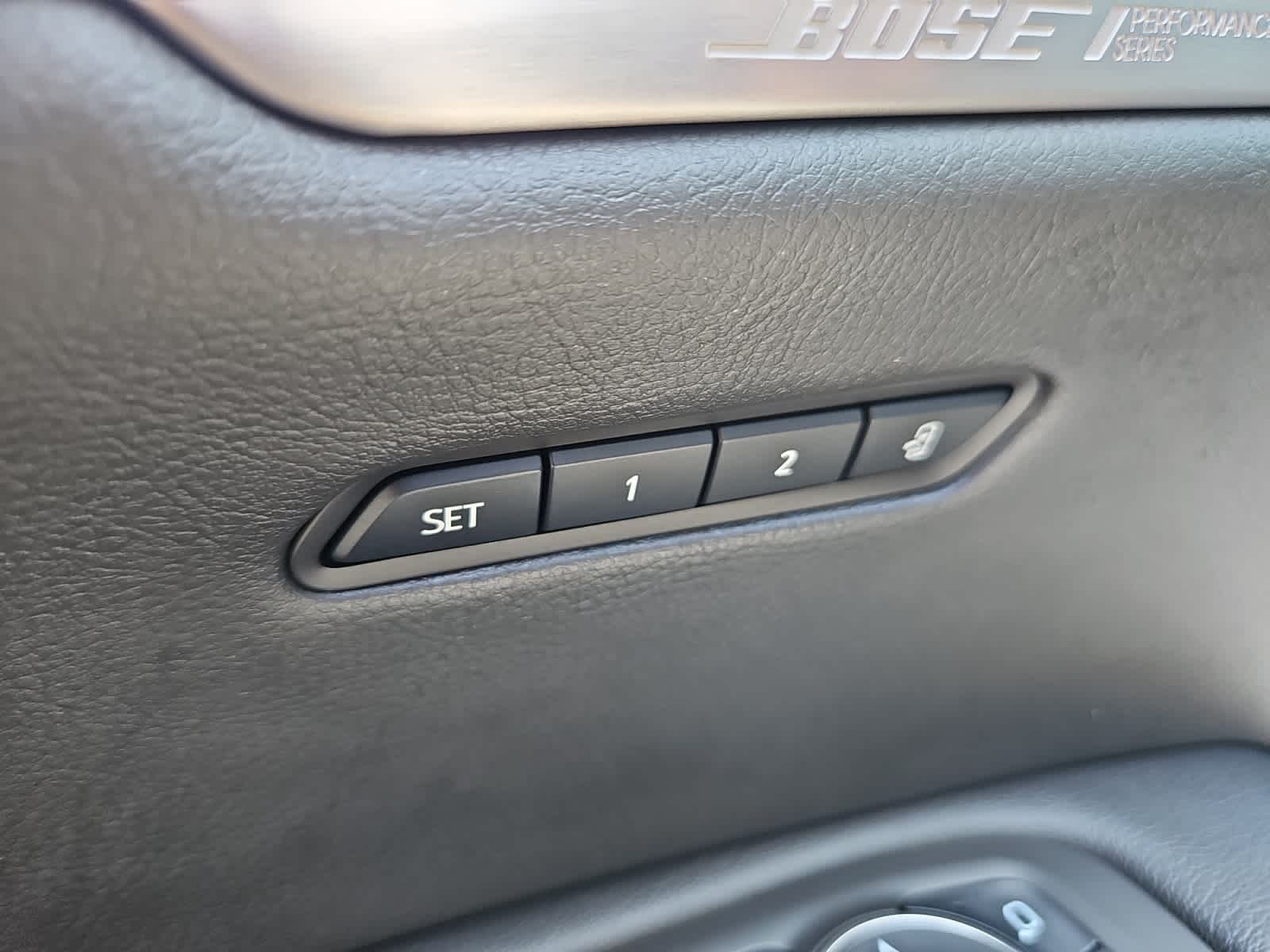 used 2025 Cadillac XT6 car, priced at $50,998