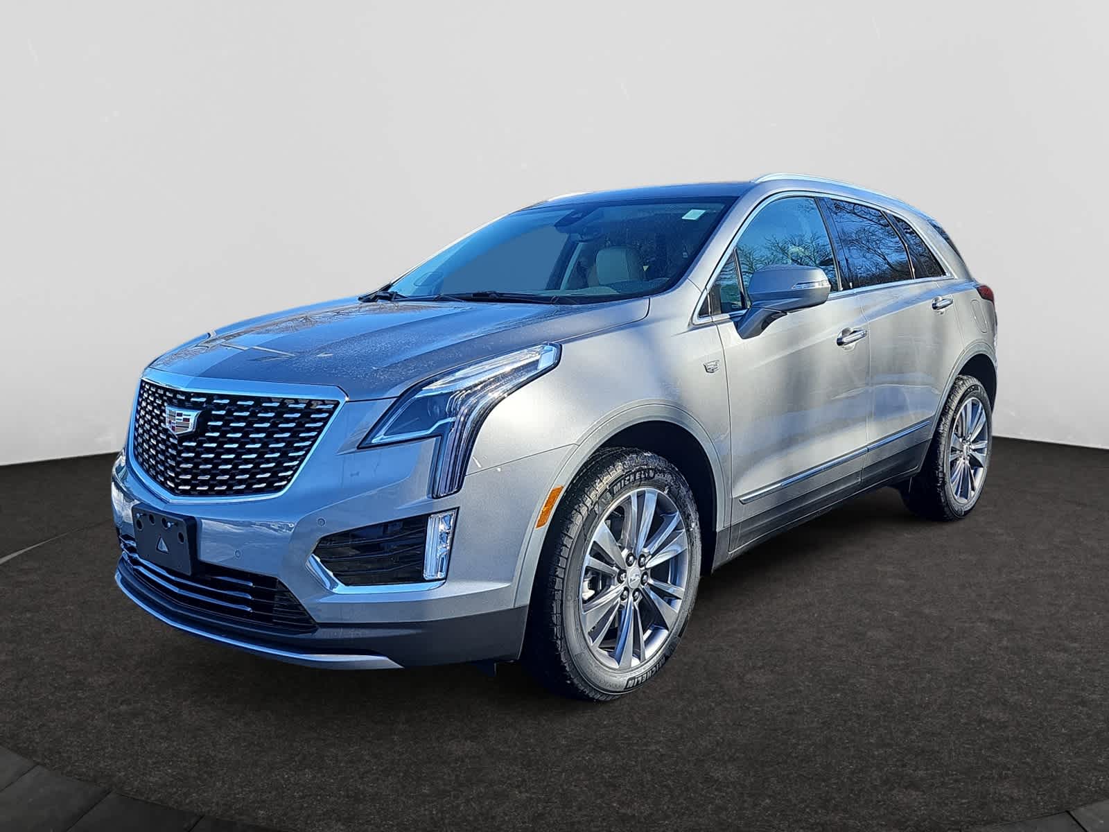 new 2025 Cadillac XT5 car, priced at $53,990