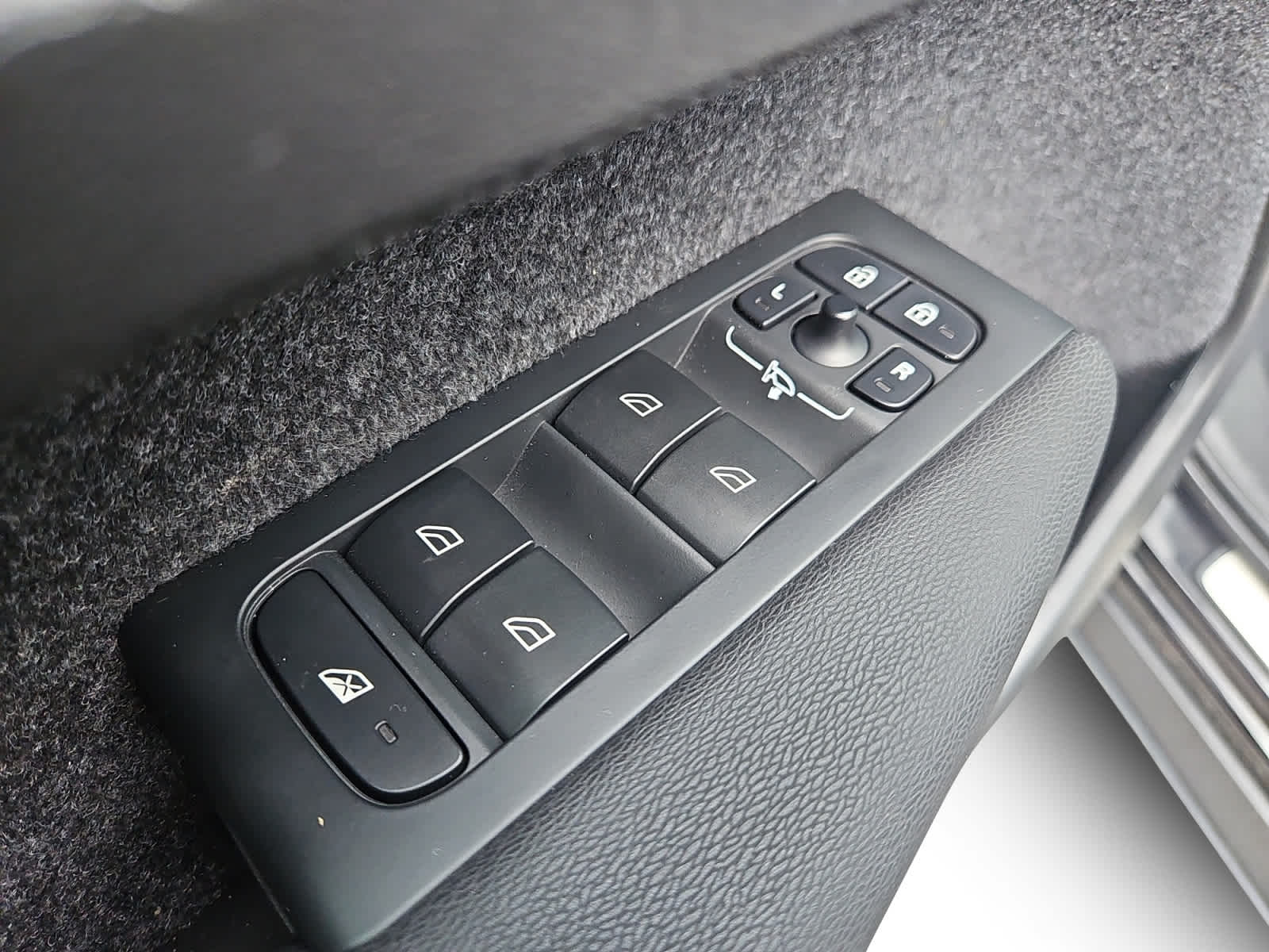 used 2025 Volvo XC40 car, priced at $36,898
