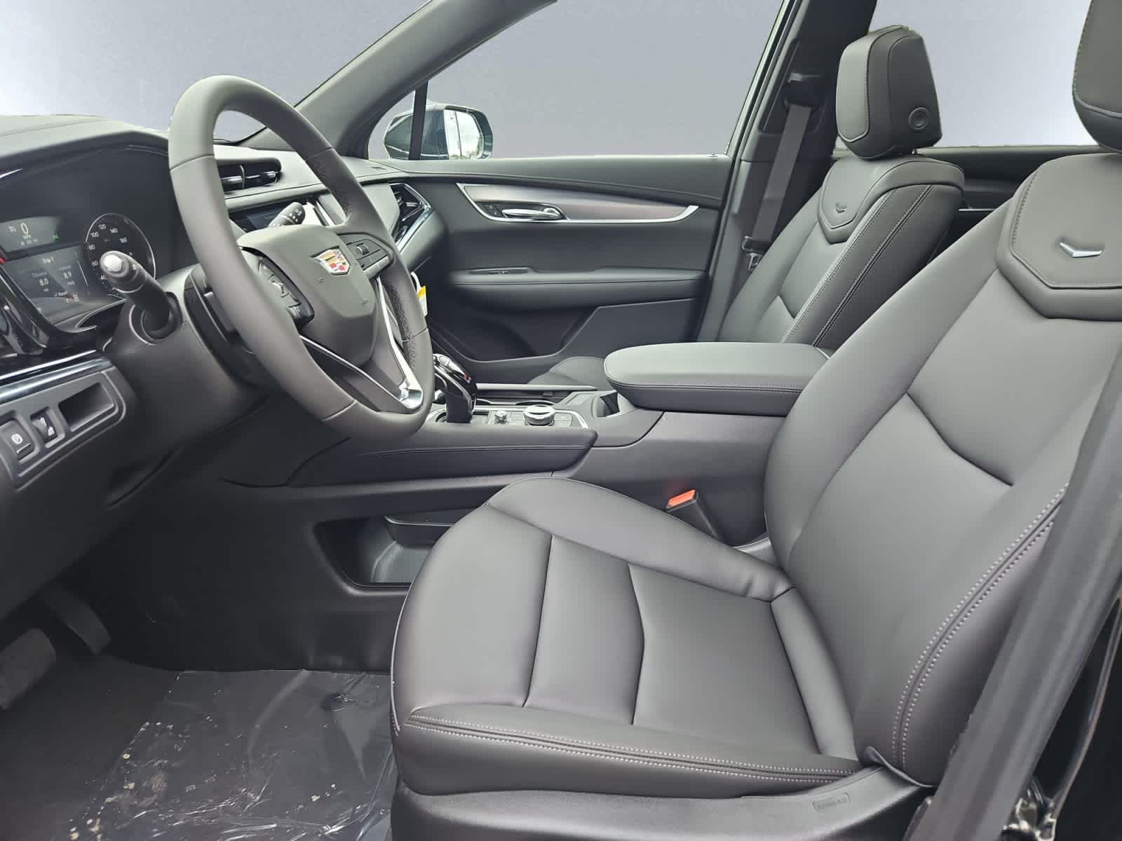 new 2025 Cadillac XT6 car, priced at $53,215