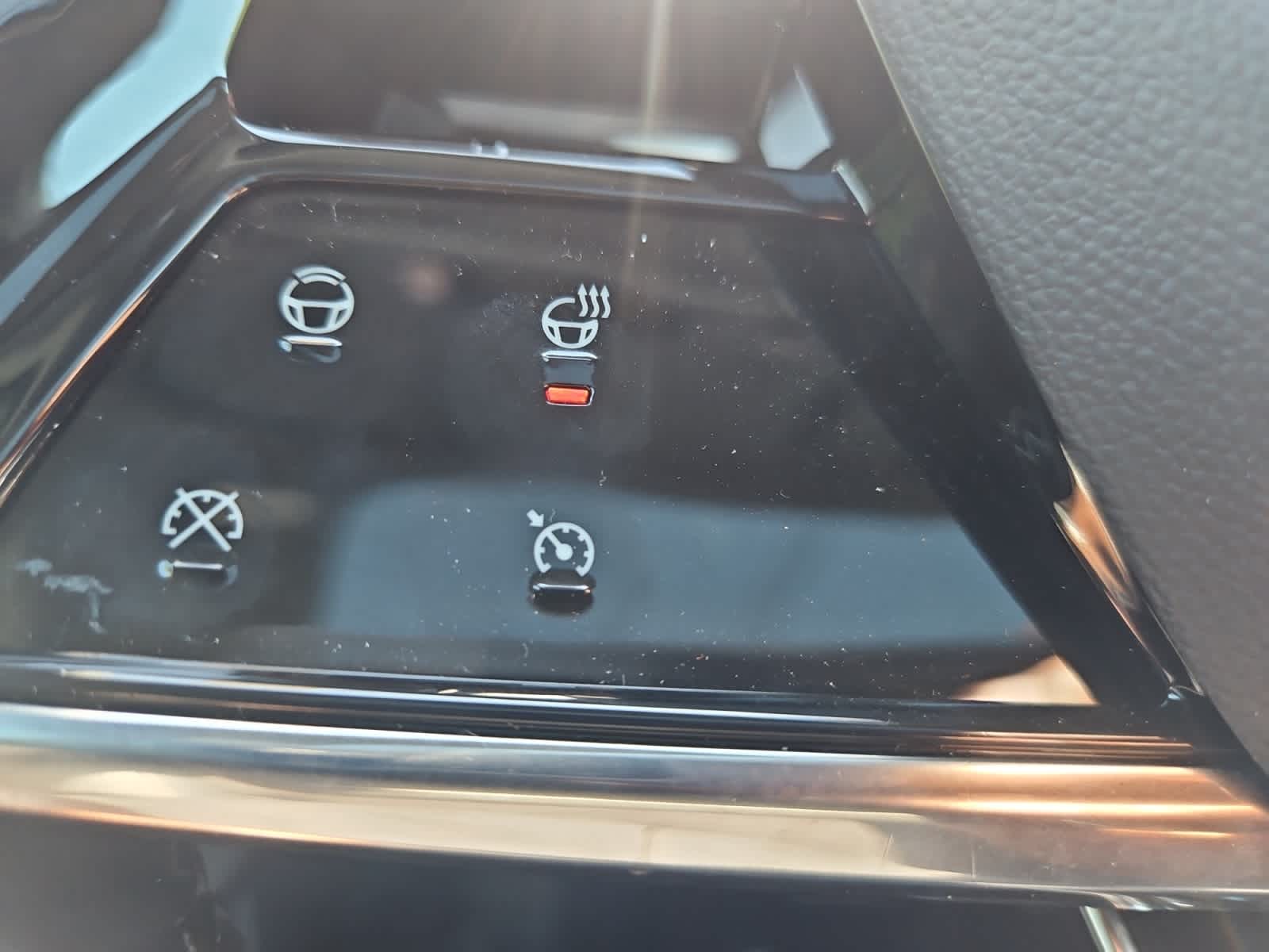 new 2025 Cadillac OPTIQ car, priced at $55,615
