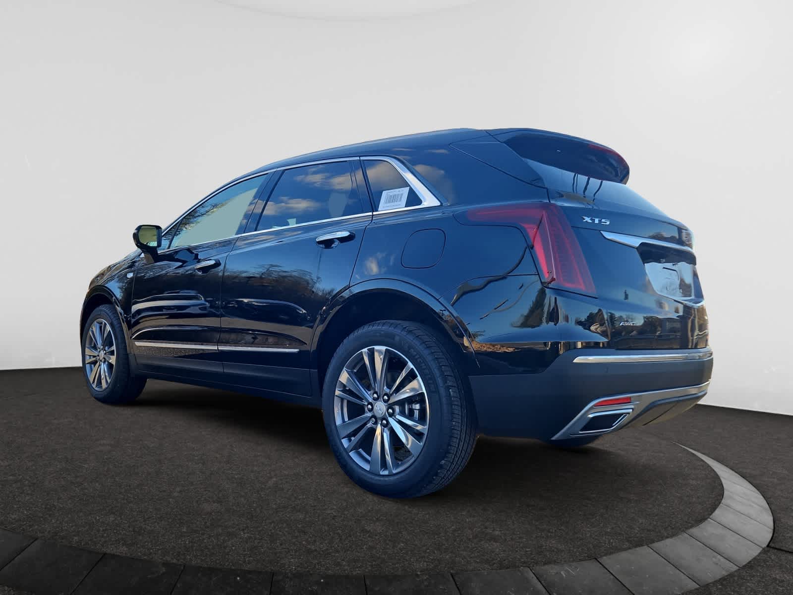 new 2025 Cadillac XT5 car, priced at $55,615