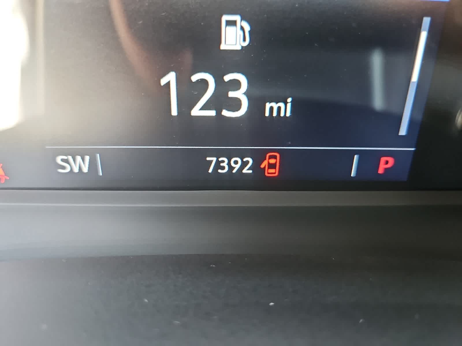 used 2025 Cadillac XT6 car, priced at $50,998