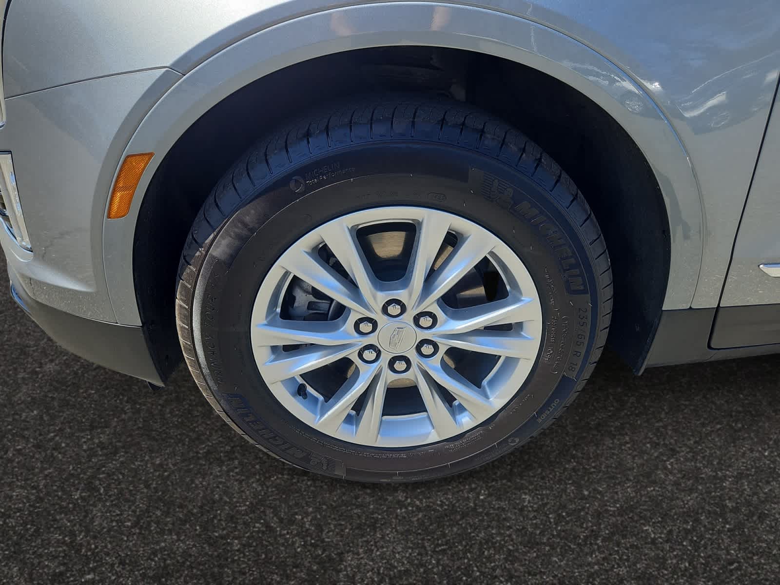 used 2024 Cadillac XT5 car, priced at $38,998
