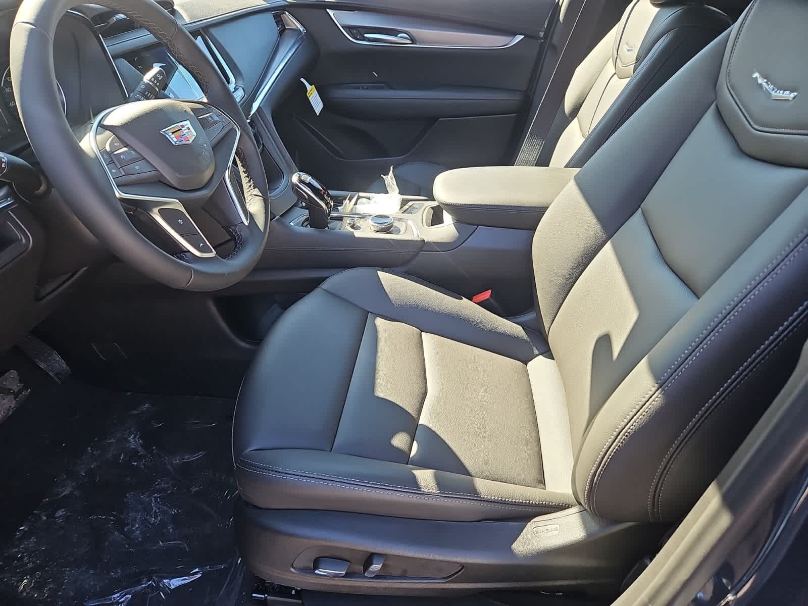 new 2025 Cadillac XT5 car, priced at $48,315