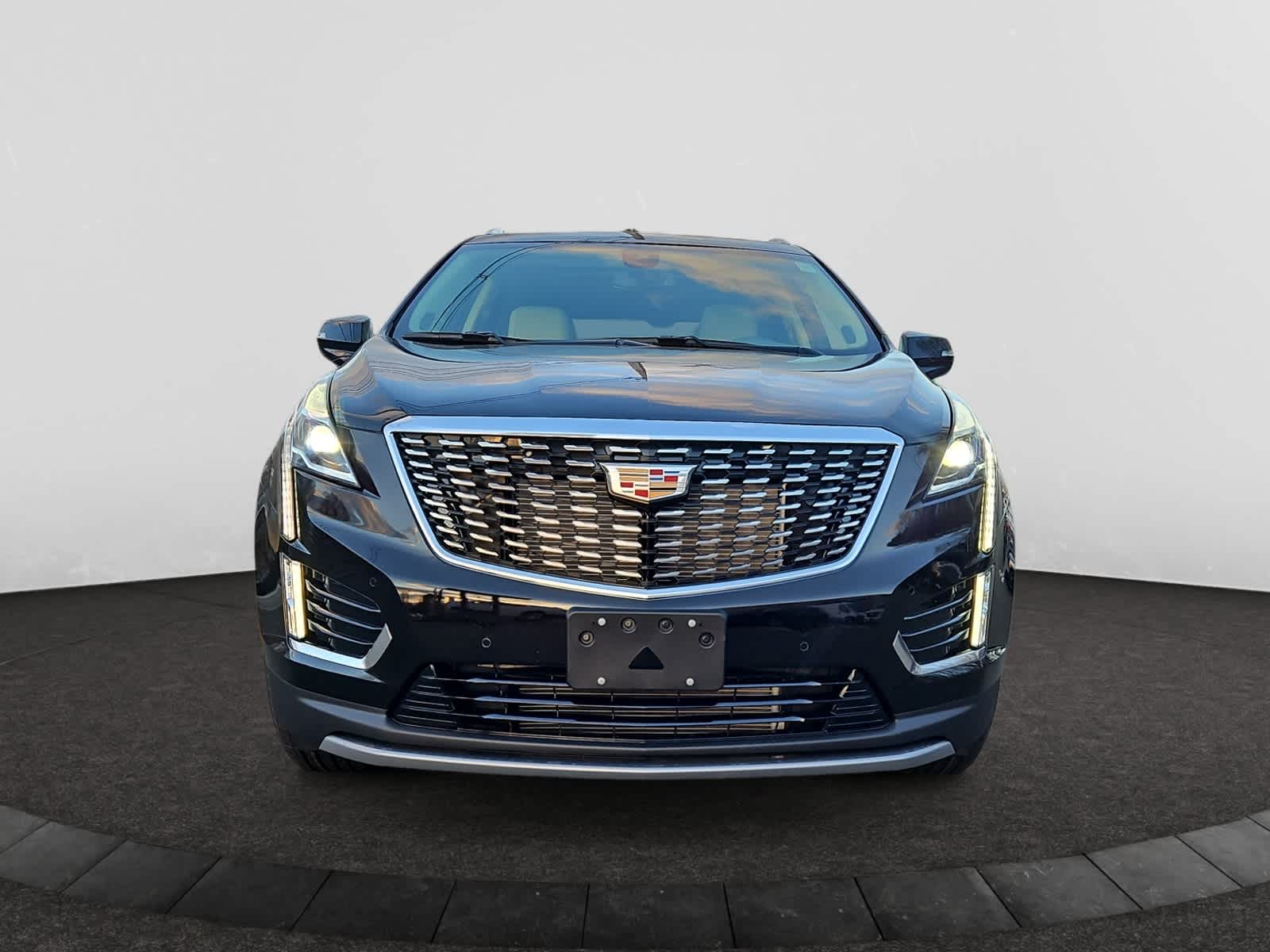 new 2025 Cadillac XT5 car, priced at $55,615