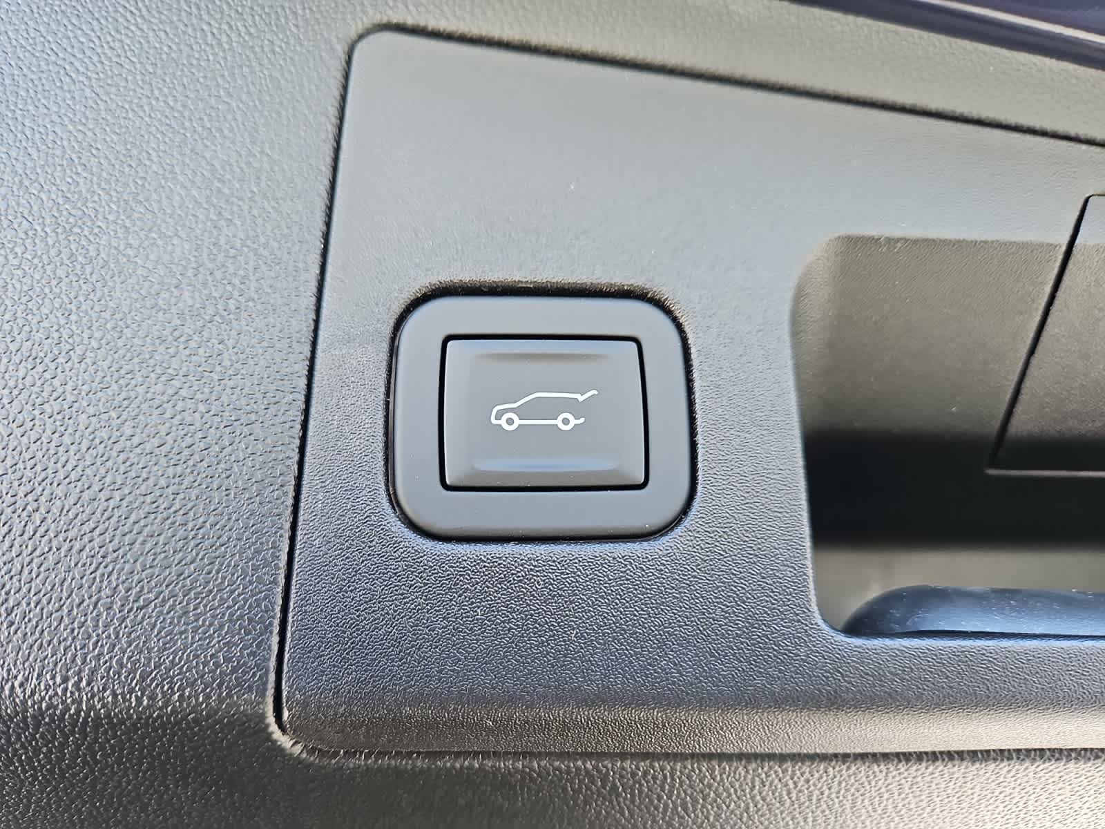 new 2025 Cadillac XT5 car, priced at $48,315