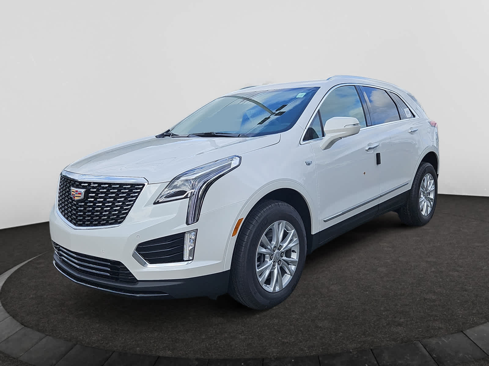 new 2025 Cadillac XT5 car, priced at $48,915