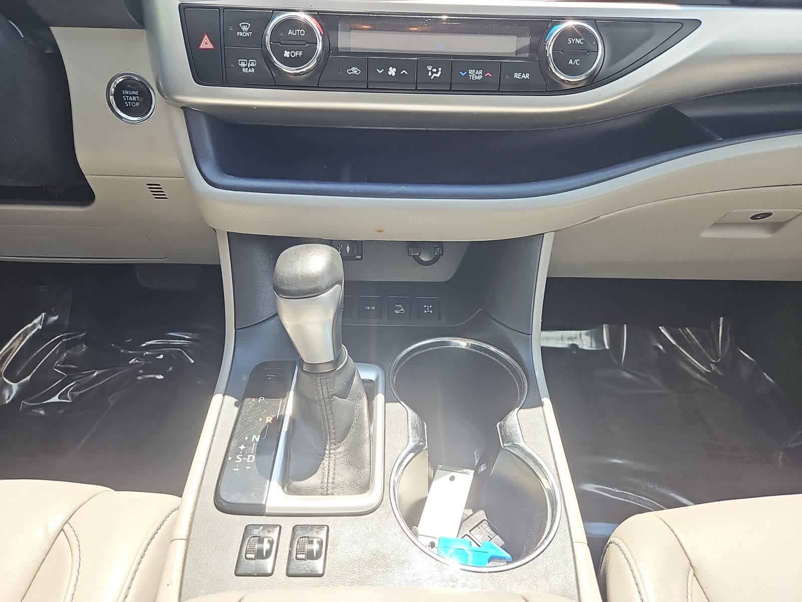 used 2015 Toyota Highlander car, priced at $18,488