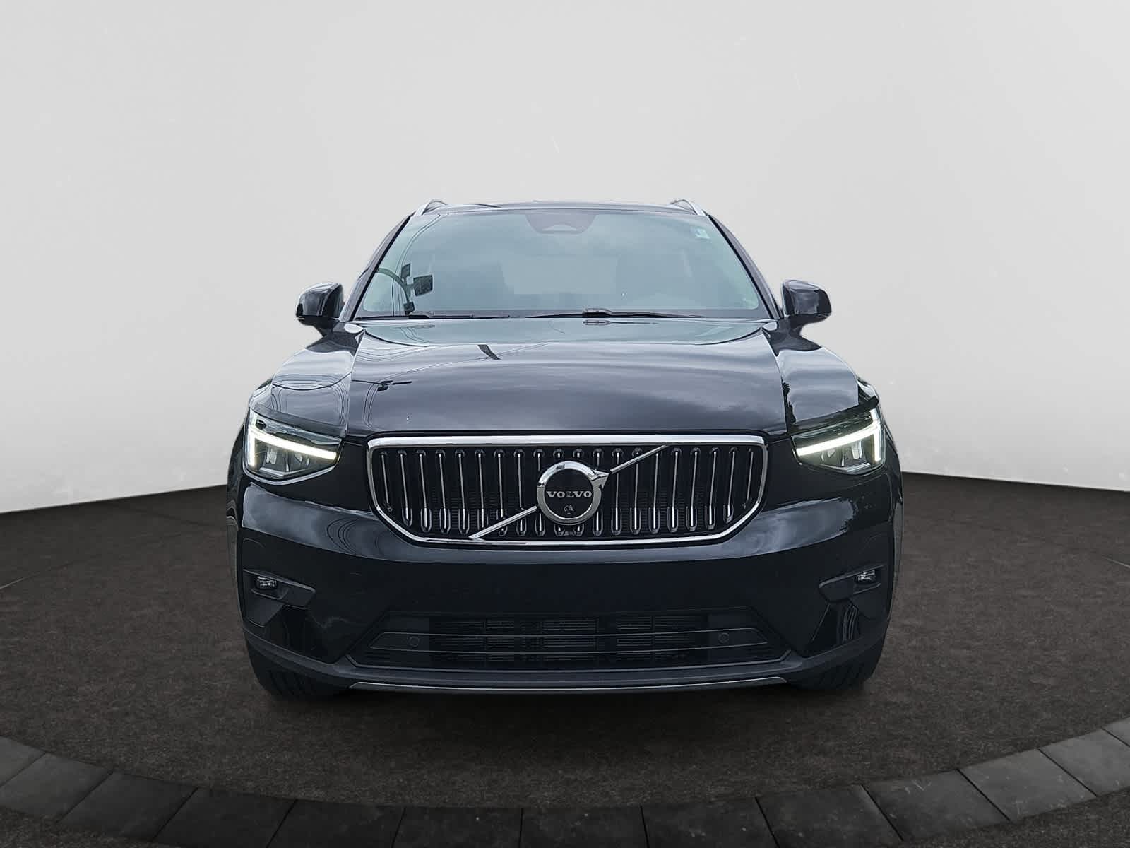 used 2025 Volvo XC40 car, priced at $36,898